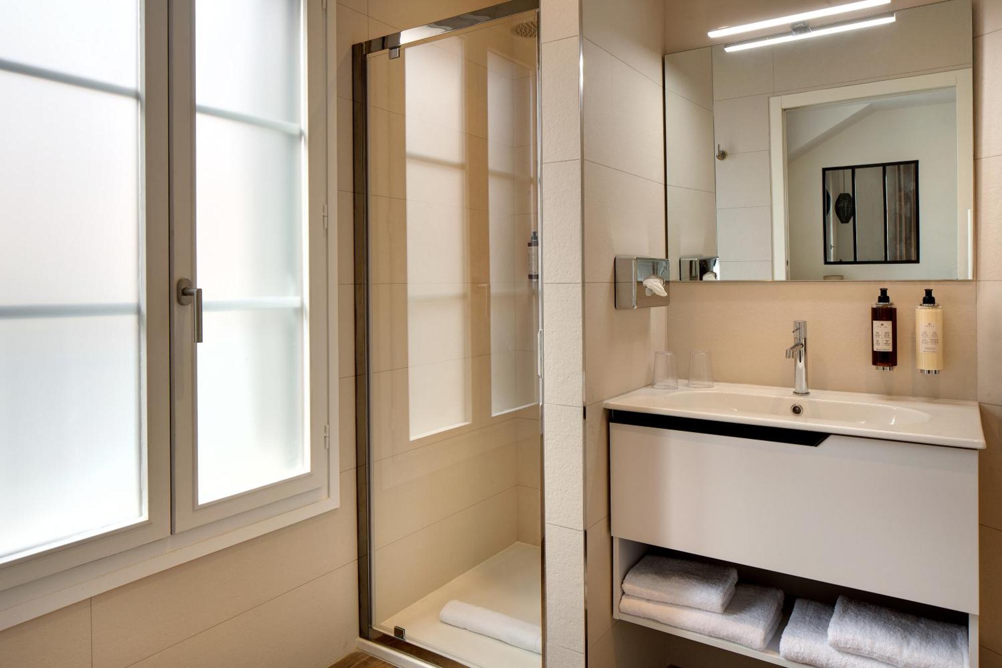 Les Appartements De Колюр Стая снимка